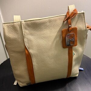 Valentina Cream and Brown Leather shoulder bag/backpack. NWT Made in Italy 🇮🇹